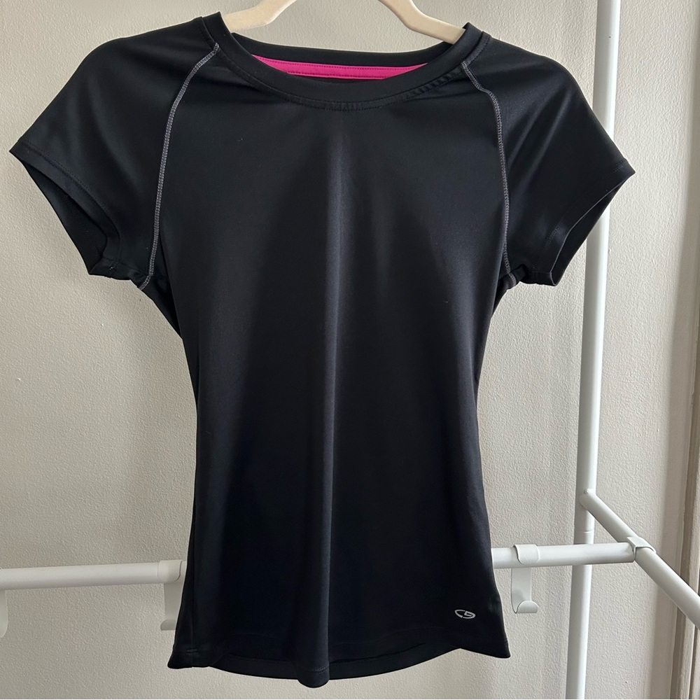 ⭐️ Champion semi fitted black athletic top